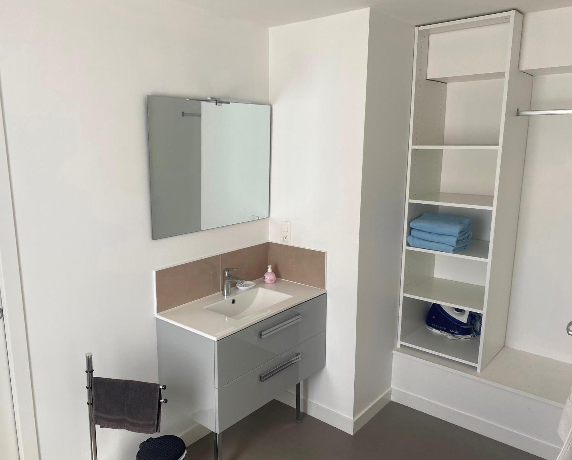 T2 Centre-Ville, Calme, 1 Chambre, 1 A 5 Pers, Climatisation, Parking Libre Et Gratuit Lorient Exterior foto